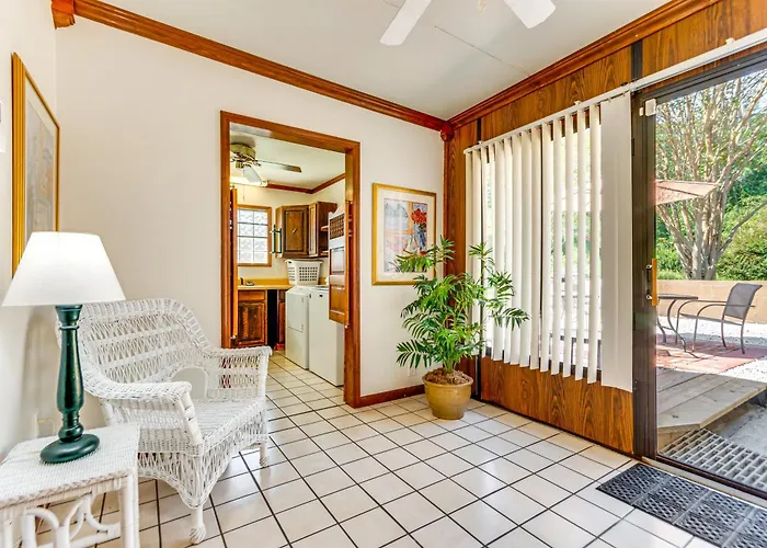 Holiday home ~ 13 Mi To Perdido Bay!
